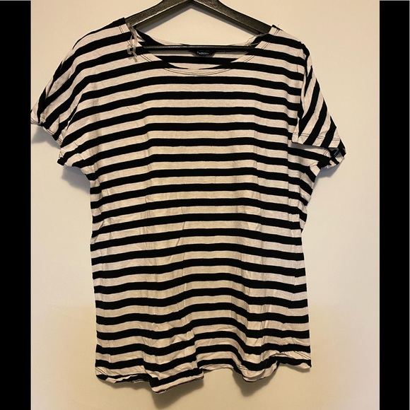 🖤🤍🖤 Reitmans size medium black and white striped top - Picture 1 of 4